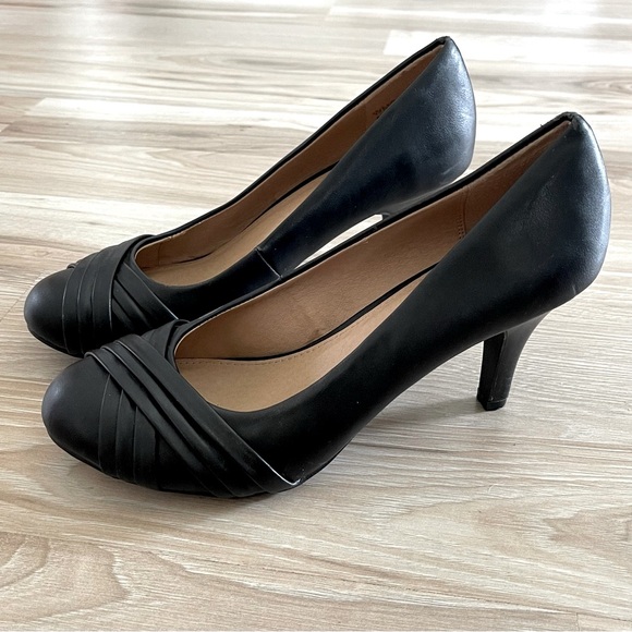Report Black Heels with Elegant Design - Picture 2 of 9